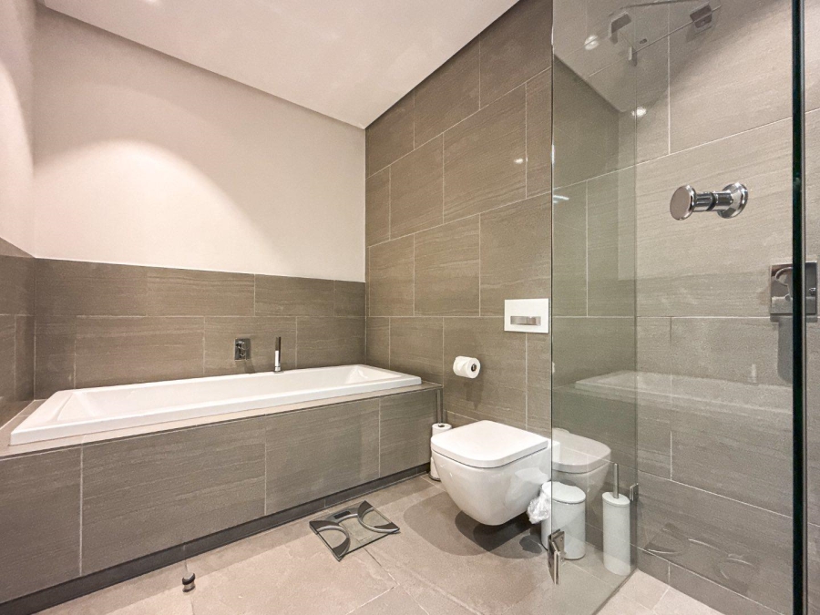 5 Bedroom Property for Sale in Clifton Western Cape